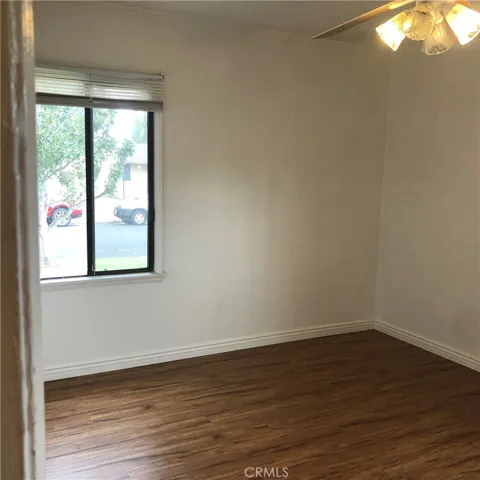 18424 Calvert Street, Tarzana, California 91335