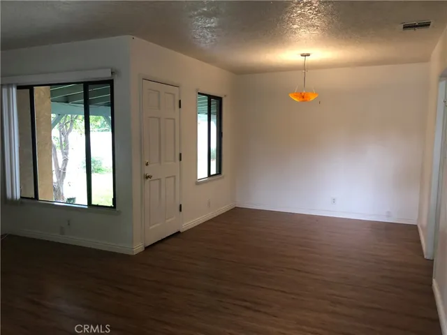 18424 Calvert Street, Tarzana, California 91335