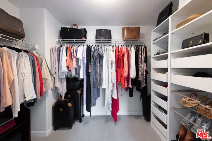Walk in Closet
