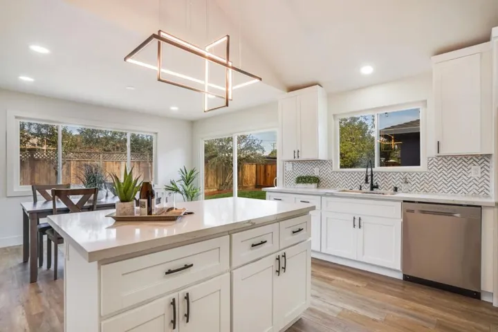 945 Portola Drive, San Leandro, California 94578