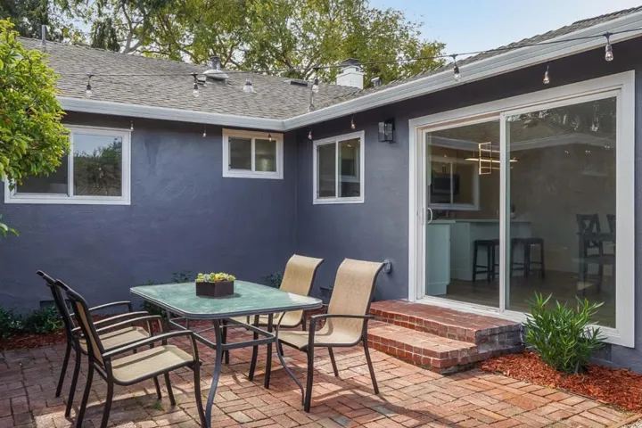 945 Portola Drive, San Leandro, California 94578