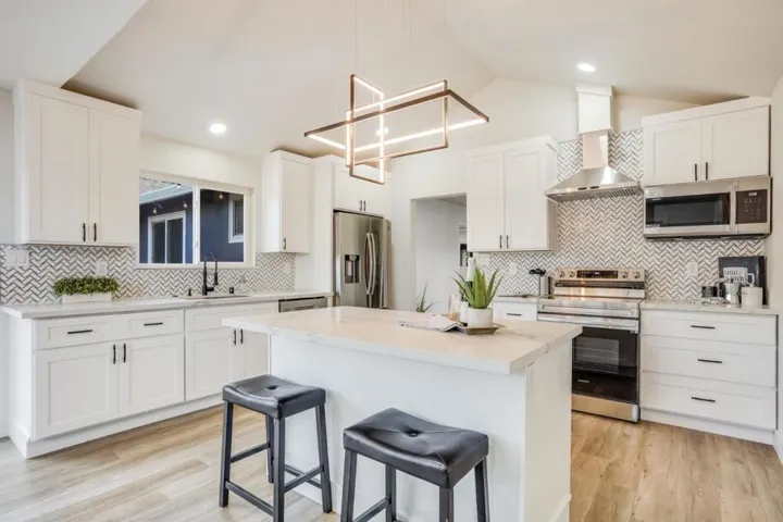 945 Portola Drive, San Leandro, California 94578