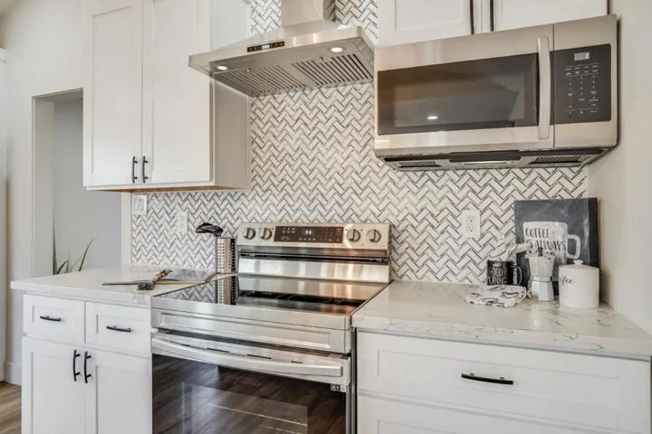 945 Portola Drive, San Leandro, California 94578