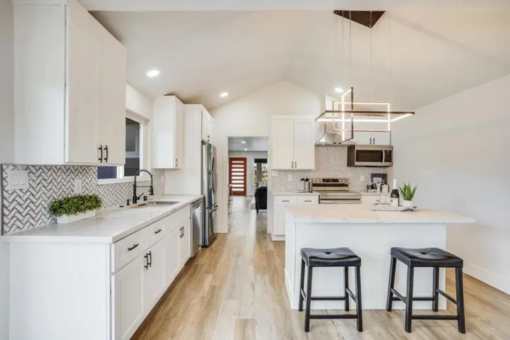 945 Portola Drive, San Leandro, California 94578