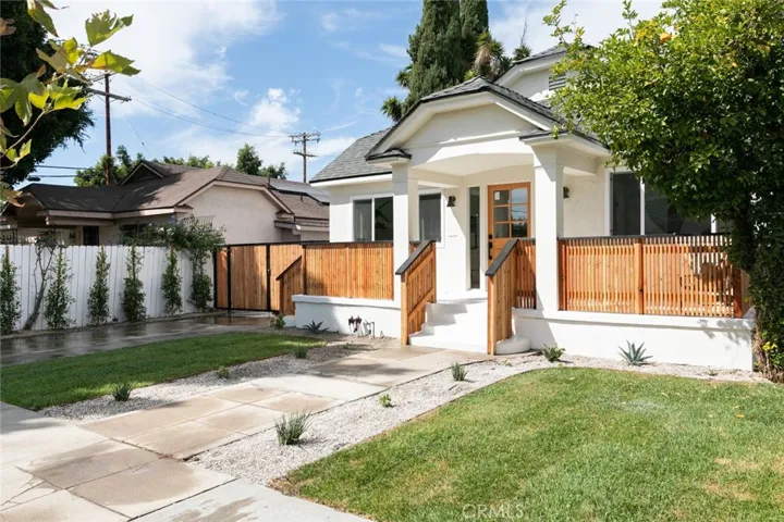 2227 S Longwood Avenue, Los Angeles, California 90016