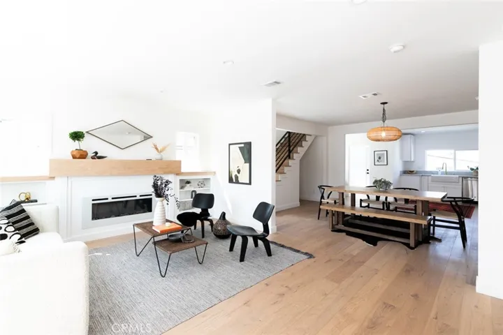 2227 S Longwood Avenue, Los Angeles, California 90016
