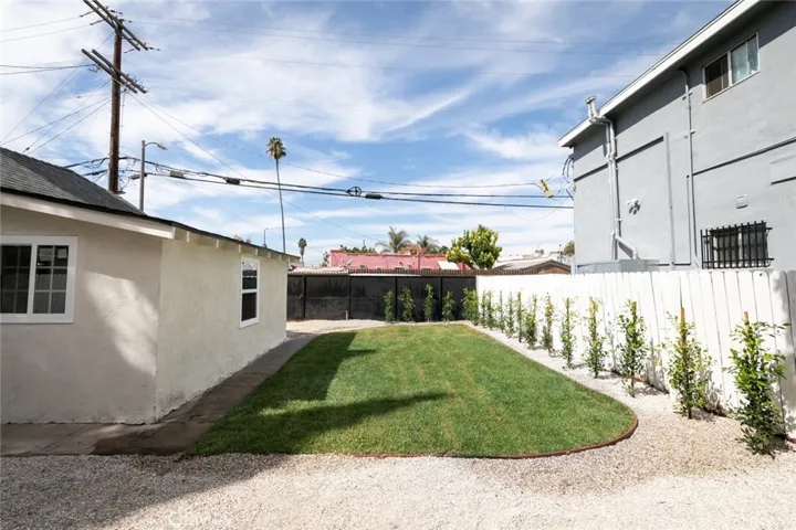 2227 S Longwood Avenue, Los Angeles, California 90016