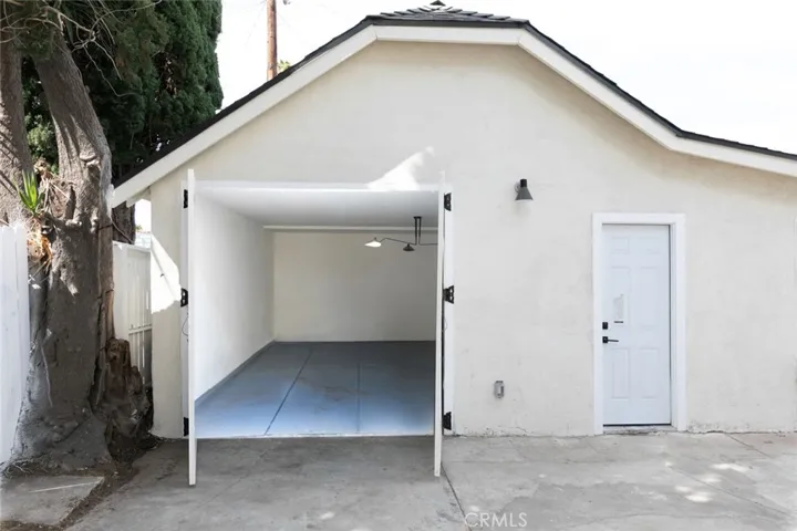 2227 S Longwood Avenue, Los Angeles, California 90016
