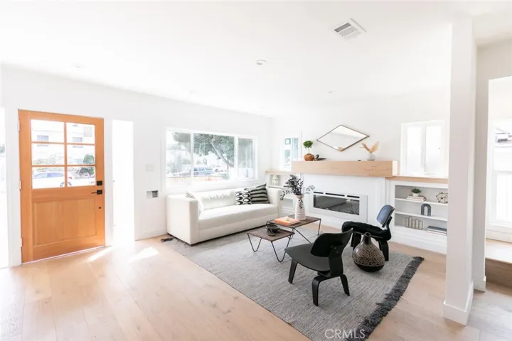 2227 S Longwood Avenue, Los Angeles, California 90016
