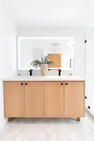 2227 S Longwood Avenue, Los Angeles, California 90016