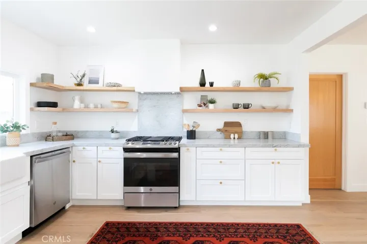 2227 S Longwood Avenue, Los Angeles, California 90016