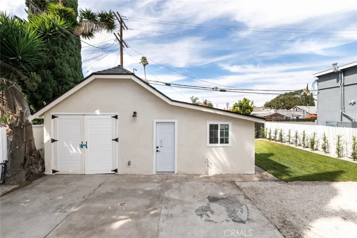 2227 S Longwood Avenue, Los Angeles, California 90016