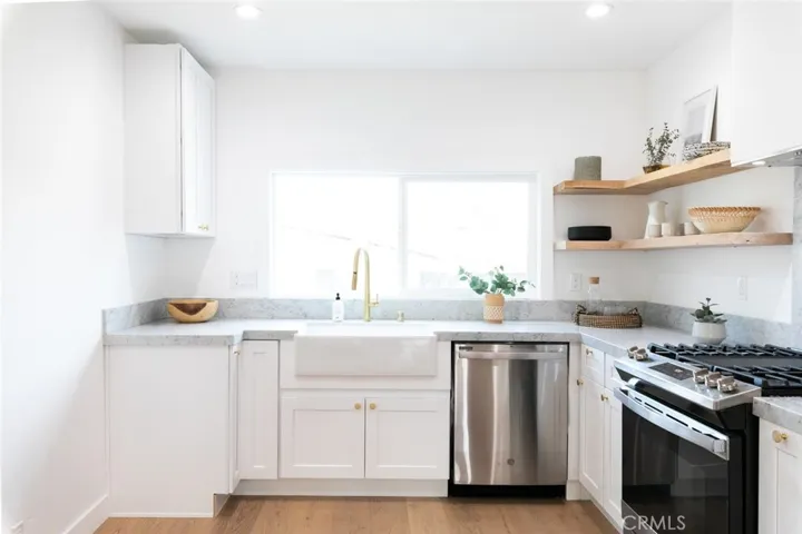2227 S Longwood Avenue, Los Angeles, California 90016