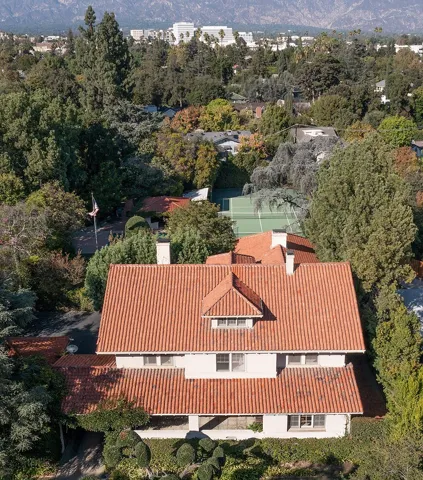685 Oak Knoll Circle, Pasadena, California 91106