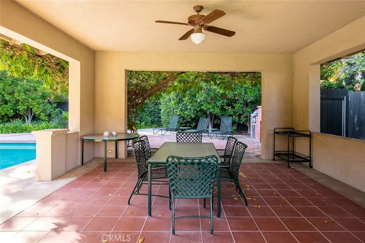 685 Oak Knoll Circle, Pasadena, California 91106