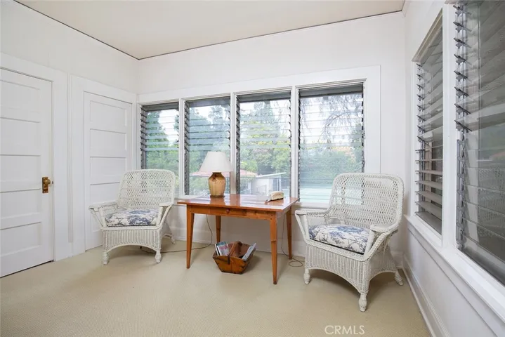 685 Oak Knoll Circle, Pasadena, California 91106