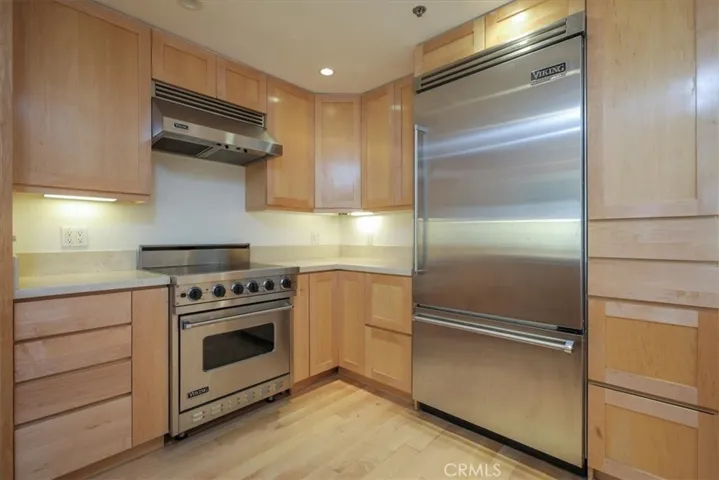 10520 Wilshire Boulevard 707, Los Angeles, California 90024
