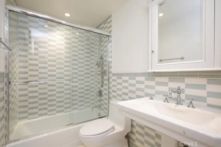 10520 Wilshire Boulevard 707, Los Angeles, California 90024