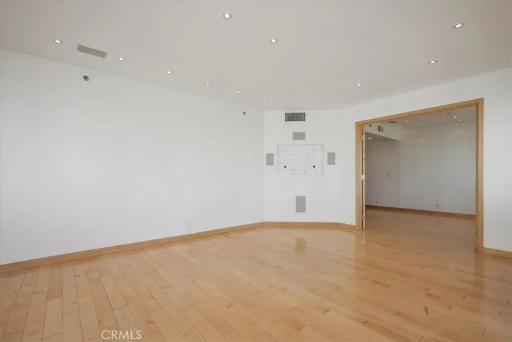 10520 Wilshire Boulevard 707, Los Angeles, California 90024