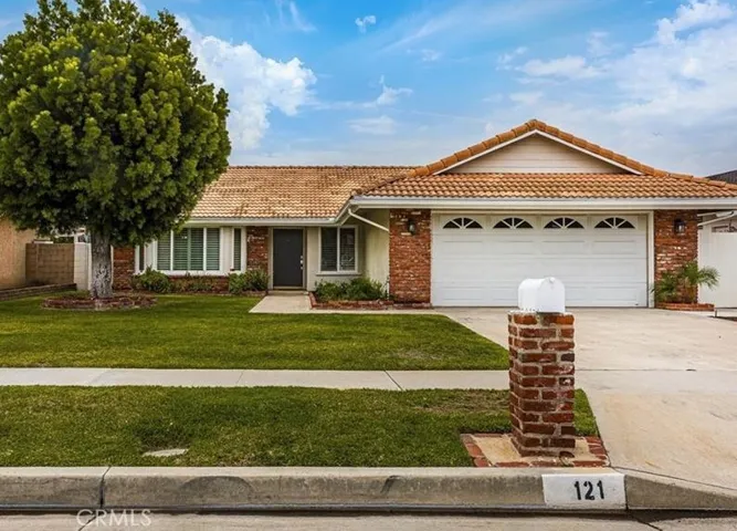 121 N Avenida Malaga, Anaheim Hills, California 92808