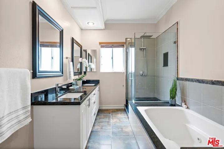 521 Montana Avenue 106, Santa Monica, California 90403