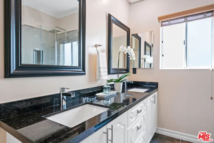 521 Montana Avenue 106, Santa Monica, California 90403