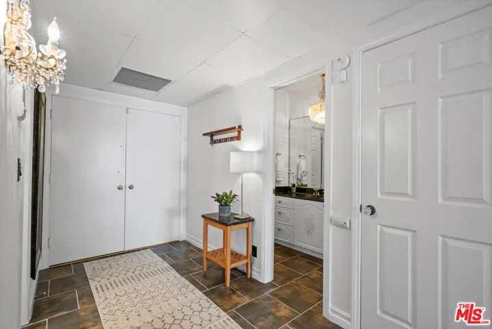 521 Montana Avenue 106, Santa Monica, California 90403