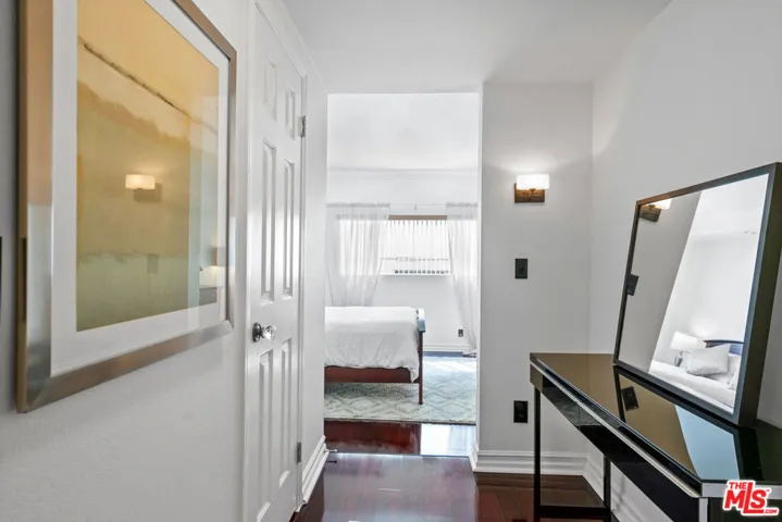 521 Montana Avenue 106, Santa Monica, California 90403