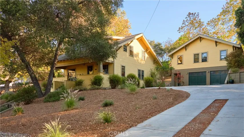 House with detached garage and unit above
