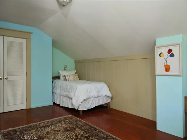 Spacious bedroom