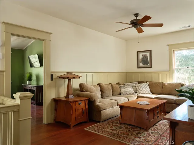 Spacious upper landing/loft space
