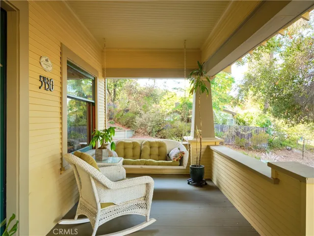 Front porch that is the width of the house