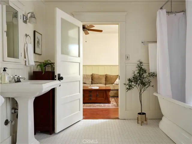 Full bath off landing/loft area