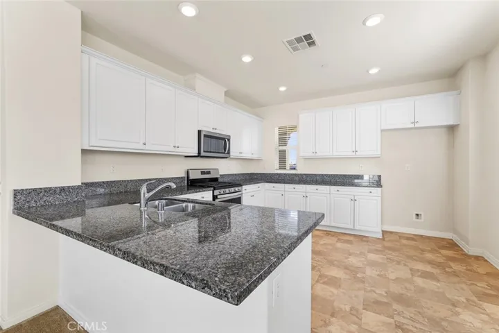 3000 E Sussex Privado, Ontario, California 91762