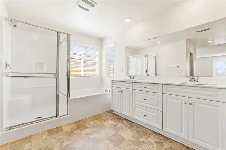 3000 E Sussex Privado, Ontario, California 91762