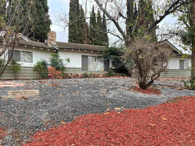 2098 Sunset Drive, Escondido, California 92025
