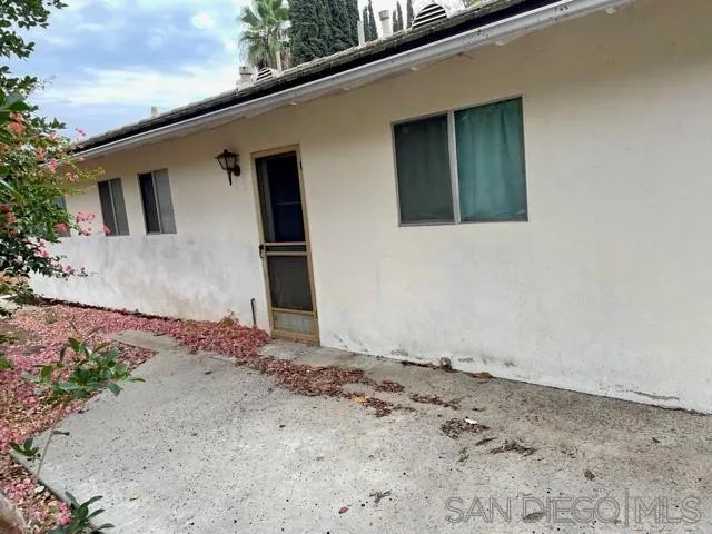 2098 Sunset Drive, Escondido, California 92025