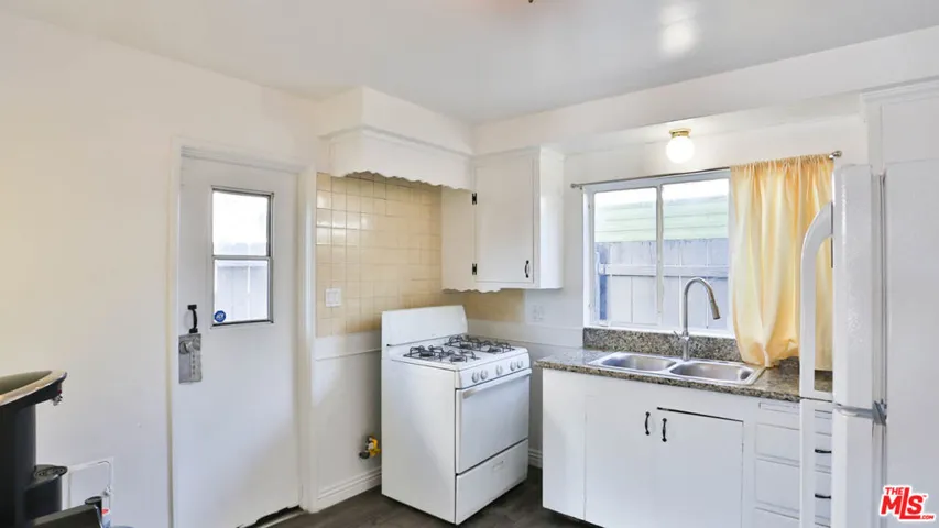 4843 Slauson Avenue, Maywood, California 90270