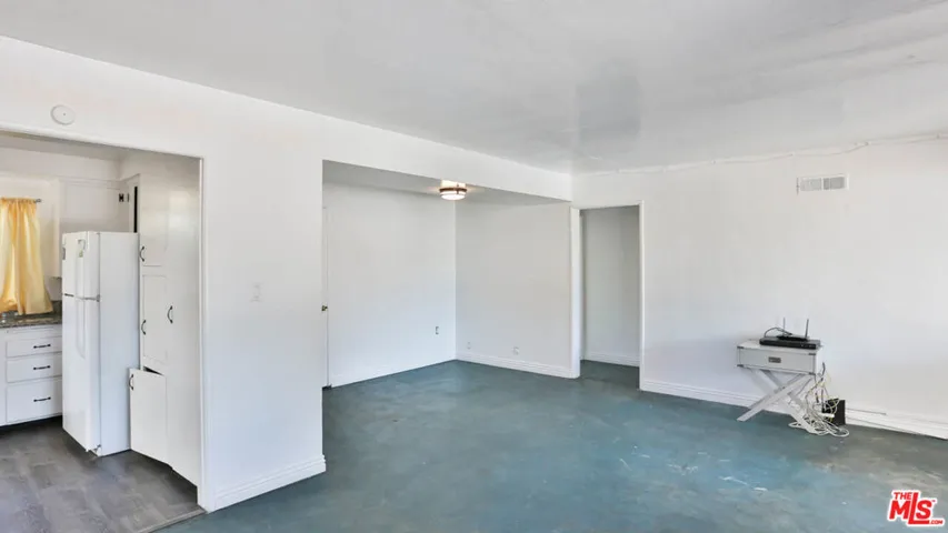 4843 Slauson Avenue, Maywood, California 90270