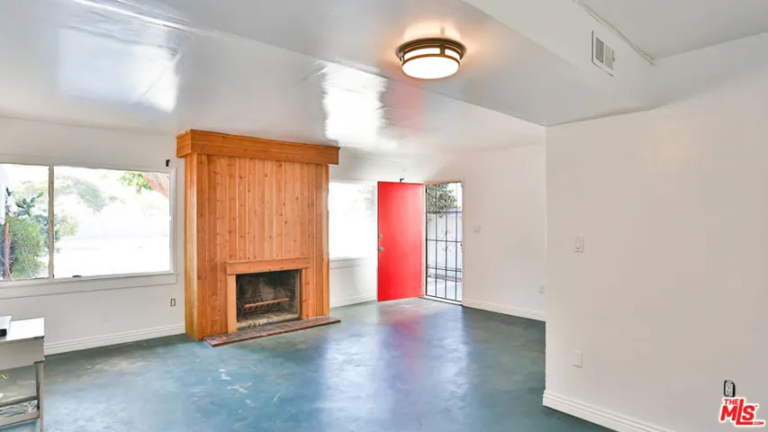4843 Slauson Avenue, Maywood, California 90270