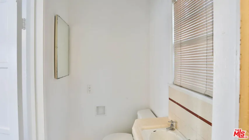 4843 Slauson Avenue, Maywood, California 90270