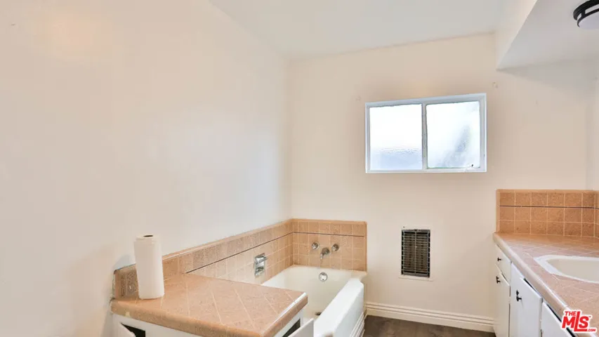4843 Slauson Avenue, Maywood, California 90270