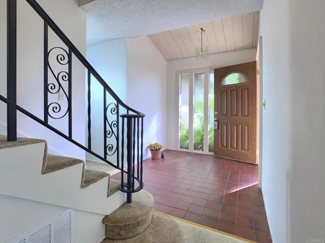9362 Viento Fuerte Way, La Mesa, California 91941