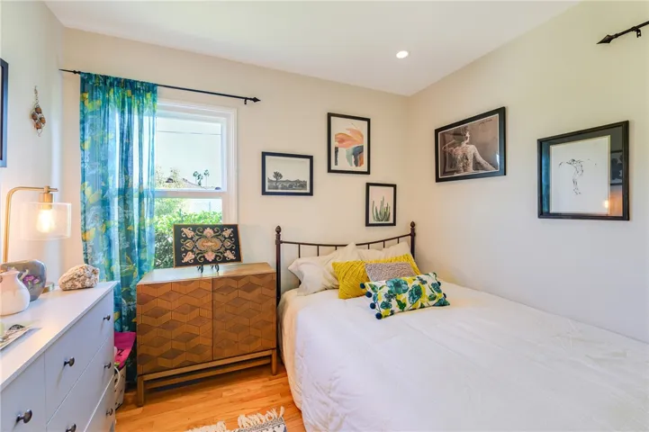 5412 Crebs Avenue, Tarzana, California 91356