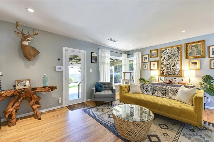 5412 Crebs Avenue, Tarzana, California 91356