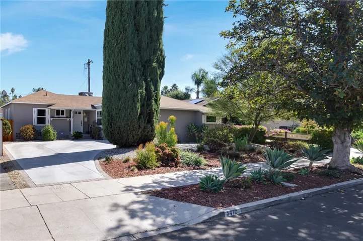 5412 Crebs Avenue, Tarzana, California 91356