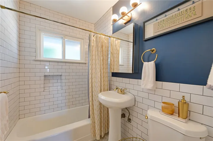 5412 Crebs Avenue, Tarzana, California 91356