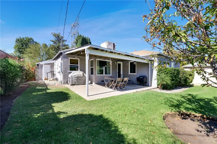 5412 Crebs Avenue, Tarzana, California 91356