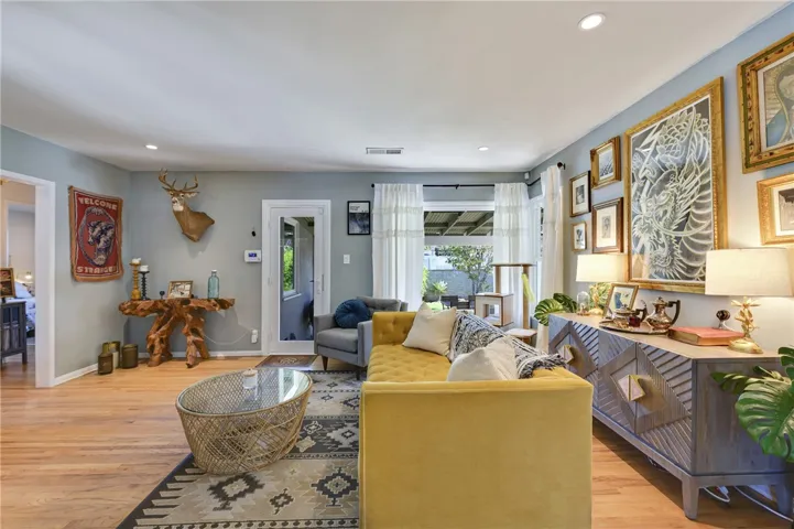 5412 Crebs Avenue, Tarzana, California 91356