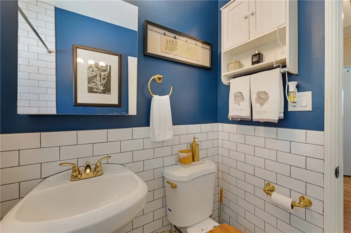 5412 Crebs Avenue, Tarzana, California 91356